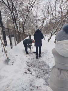 Чистим снег