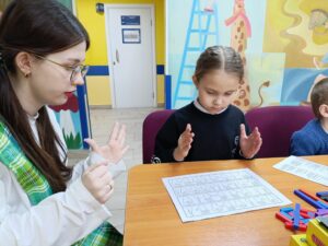 Амурский педагогический колледж: добрые дела в День детей, больных раком