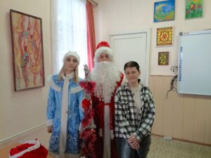 Новый год к нам мчится
