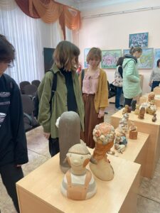 Выставка студенческих работ ко «Дню учителя»