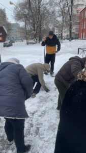 Чистим снег