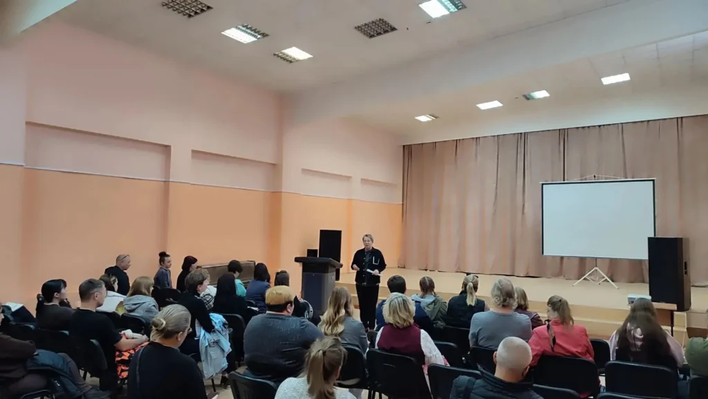 Одна команда в колледже прошло собрание для родителей первокурсников
