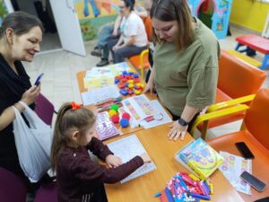 Амурский педагогический колледж: добрые дела в День детей, больных раком